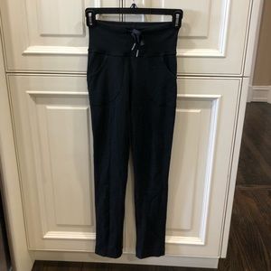 Lululemon High rise black leggings with pockets